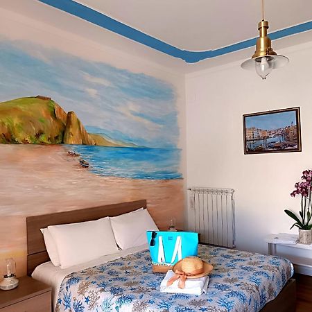 Casa Laura Bed and Breakfast Terracina Buitenkant foto